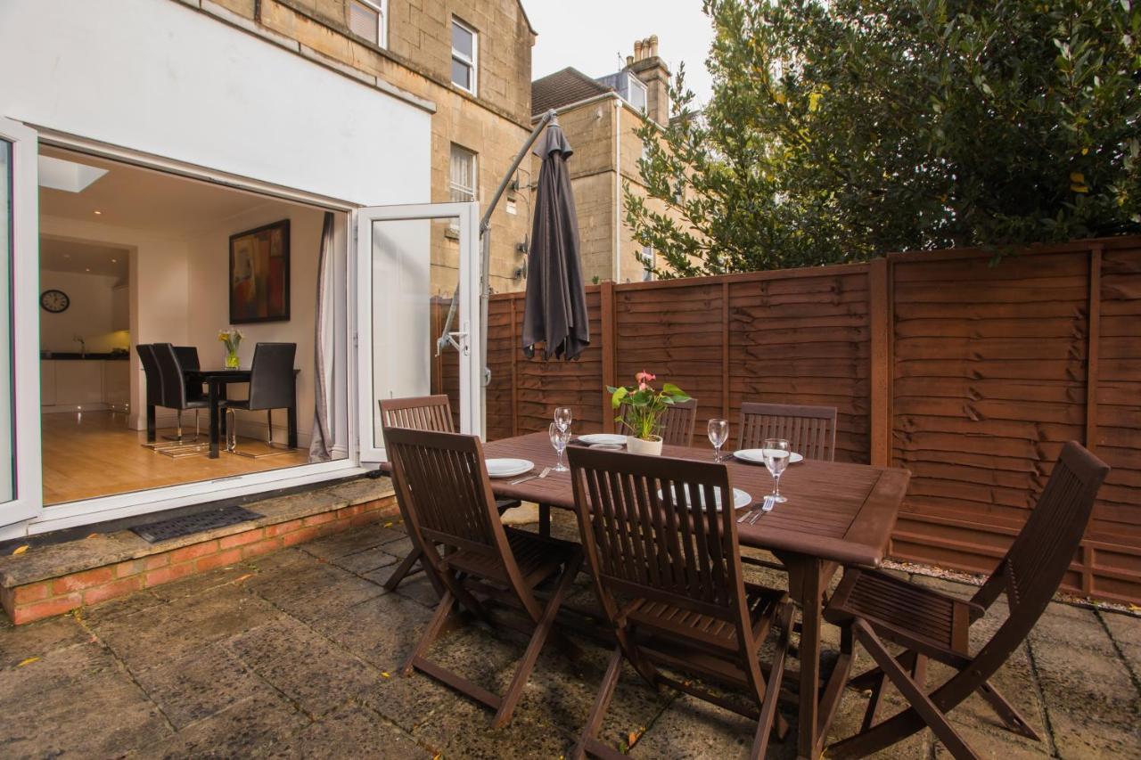 Spacious Apartments Bath Exterior photo